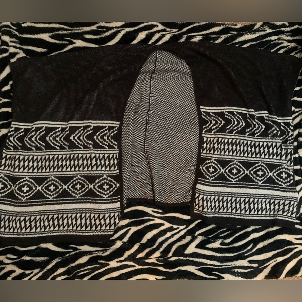 black and white print shaw/poncho sweater